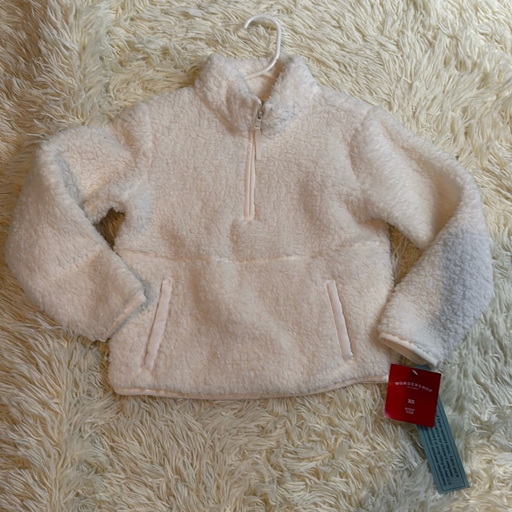 G52. NWT Wondershop kids‎ sleepwear top (XS 4/5)